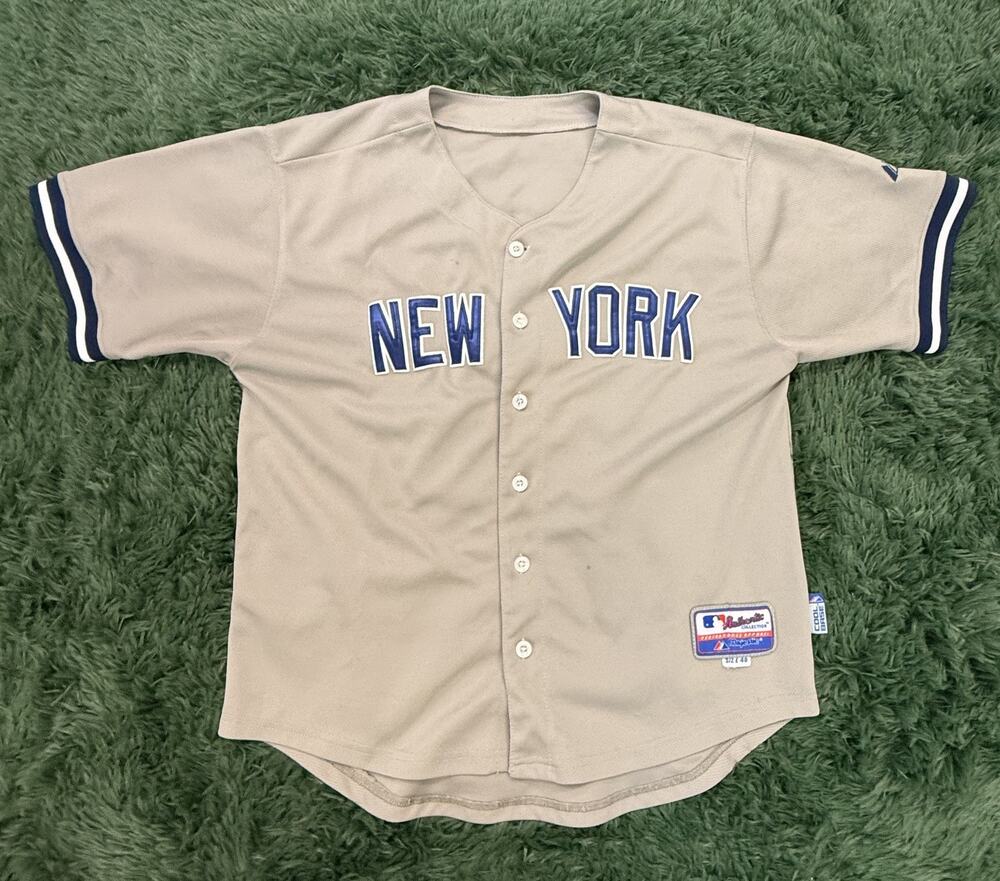 Majestic MLB New York Yankees Derek Jeter #2 Gray Road Authentic Jersey Size 48